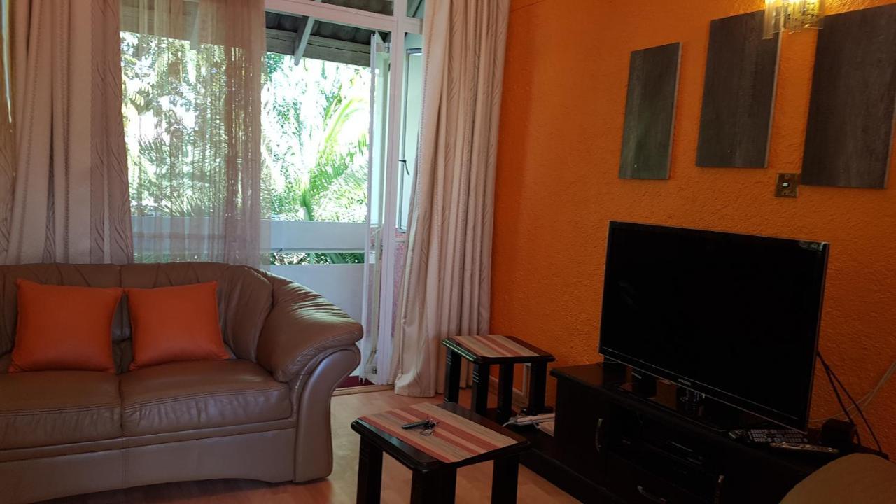 Lolo'S 1Bed Apt-Best Location-2Balconies Harare Ngoại thất bức ảnh