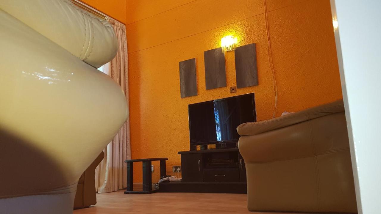 Lolo'S 1Bed Apt-Best Location-2Balconies Harare Ngoại thất bức ảnh